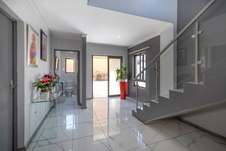 5 Bedroom Property for Sale in Estate D Afrique North West